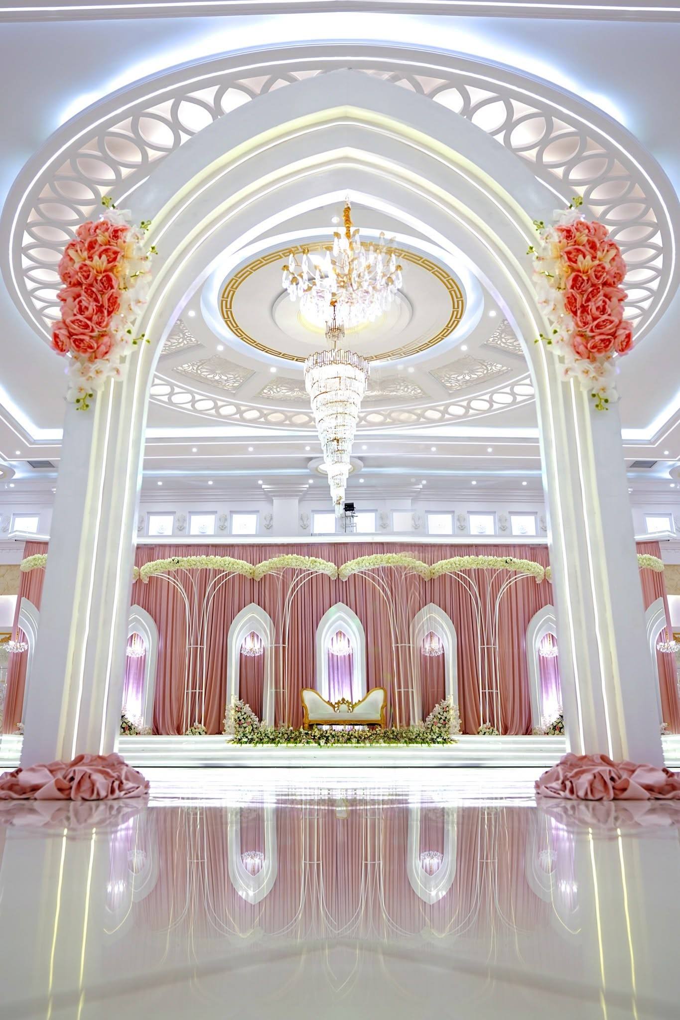 طاق گلی در قاب سالون